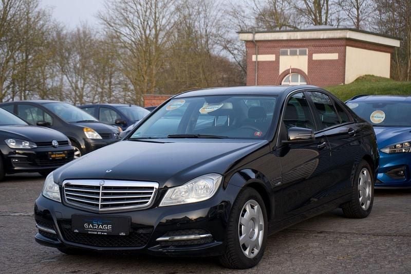 Gebraucht Mercedes C180 120 PS (88 kW) 2011 Schwarz Limousine