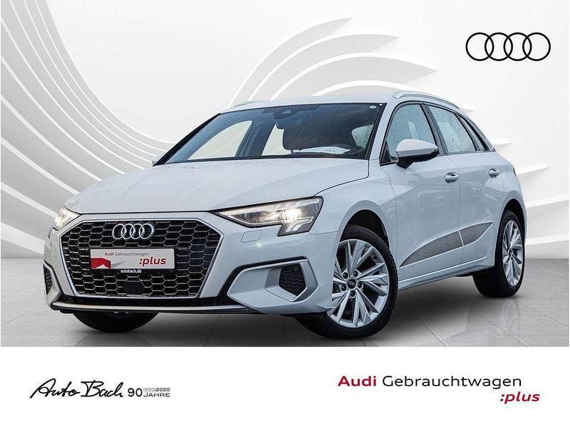 Weiß Gebraucht 2024 Audi A3 Sportback Advanced Plus Limousine | 33.970 € - Bild 1/4