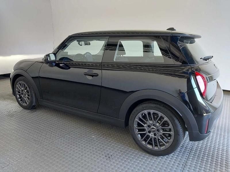 Usata Mini Cooper Classic 156 CV (114 kW) 2024 Nero Utilitaria