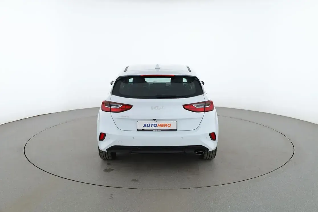 Gebraucht Kia Ceed Edition 7 2022 Weiß Kleinwagen