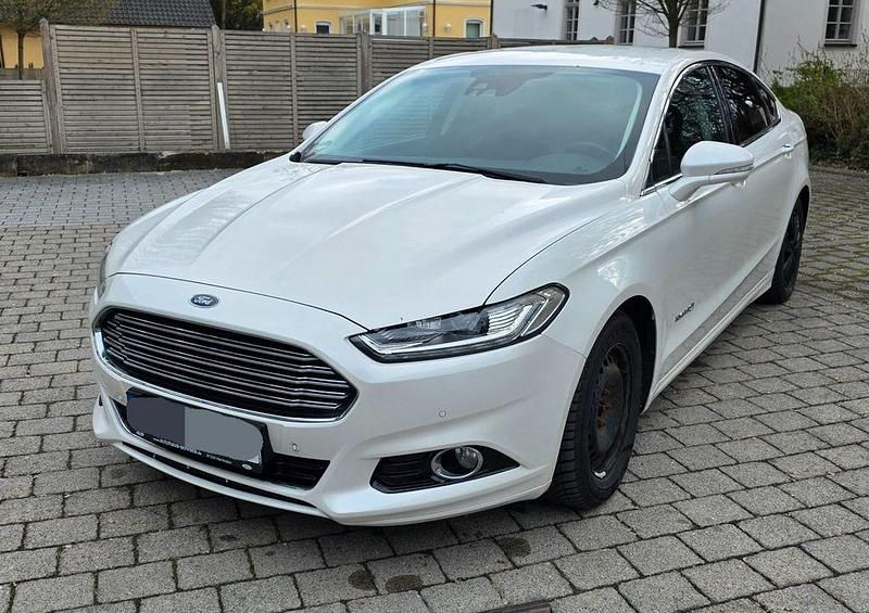 Gebraucht Ford Mondeo 188 PS (138 kW) 2015 Weiß Limousine