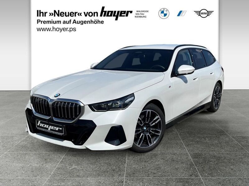 Mineralweiß Gebraucht 2024 BMW 520 M Sport Kombi | 54.390 € (Guter Preis) - Bild 1/4