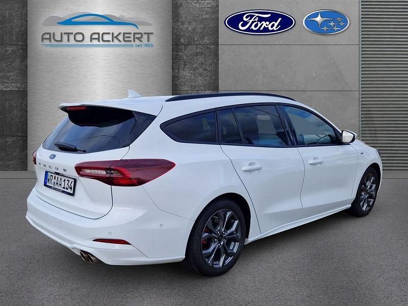 Używany Ford Focus ST-Line 125 KM (91 kW) 2025 Biały Sedan/Limuzyna