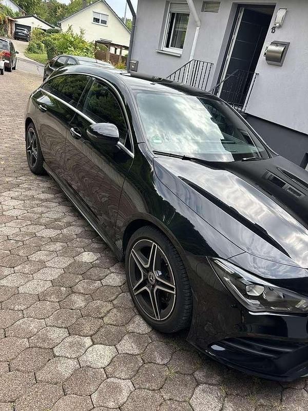 Gebraucht Mercedes CLA220 190 PS (139 kW) 2020 Schwarz Limousine