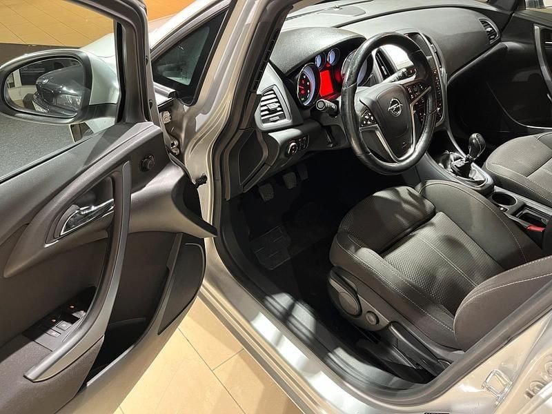 Gebraucht Opel Astra 136 PS (100 kW) 2015 Silber Kombi