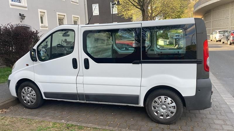 Gebraucht Opel Vivaro 116 PS (85 kW) 2007 Weiß Van / Kleinbus