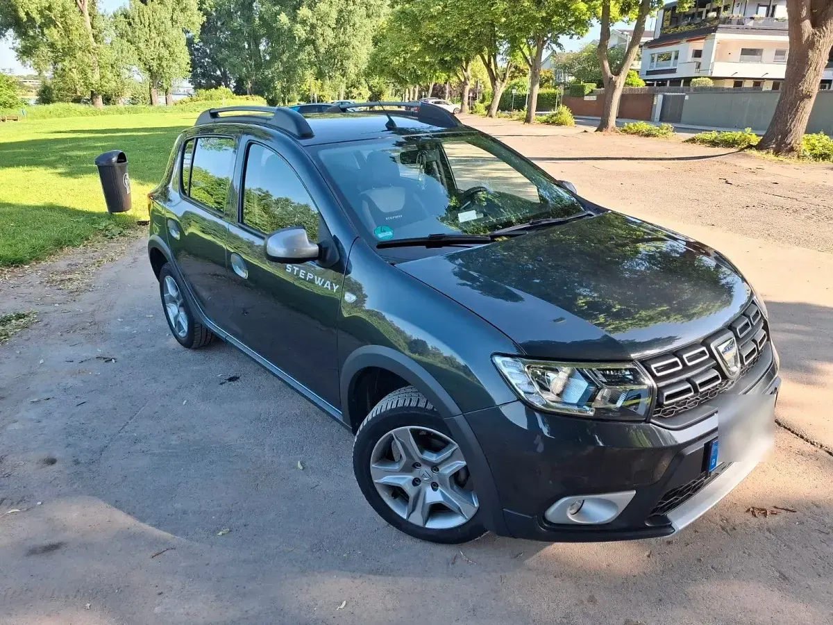 Gebraucht Dacia Sandero Prestige 90 PS (66 kW) 2019 Grau Limousine