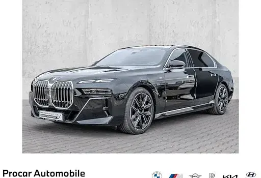 Gebraucht BMW 740 Executive 299 PS (219 kW) 2025 Schwarz Limousine