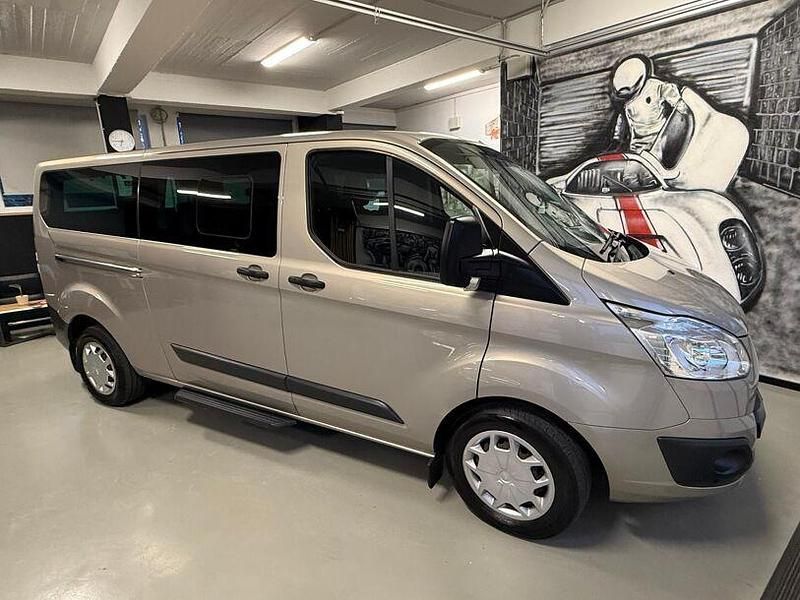 Gebraucht Ford Tourneo Trend 131 PS (96 kW) 2016 Grau Van / Kleinbus