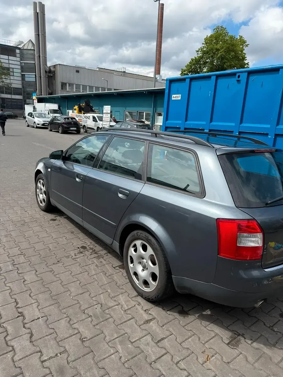 Gebraucht Audi A4 163 PS (119 kW) 2002 Grau Limousine