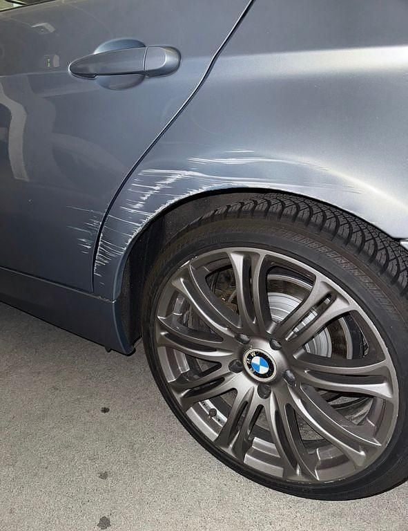 Gebraucht BMW 320 150 PS (110 kW) 2005 Grau Limousine