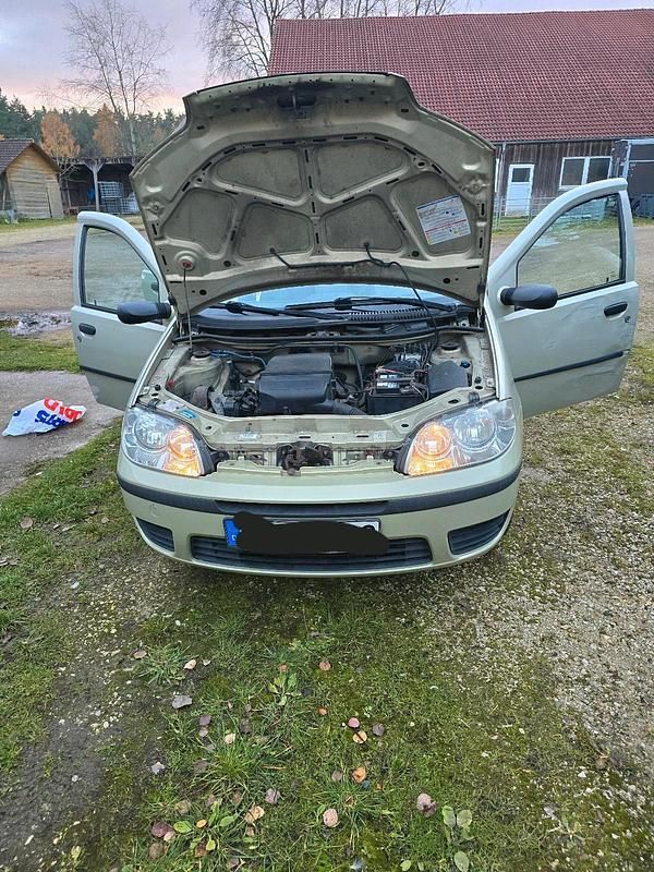 Gelb Gebraucht 2006 Fiat Punto Kleinwagen | 1.050 € (Fairer Preis) - Bild 1/4