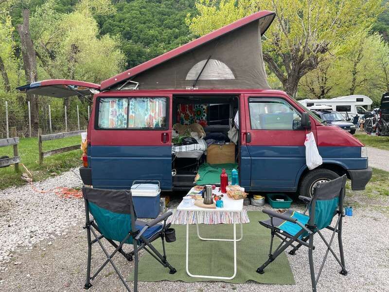 Rot Gebraucht 1991 VW T4 Van | 3.900 € - Bild 1/4