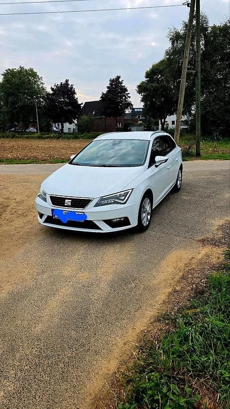 Weiß Gebraucht 2017 Seat Leon Kombi | 11.700 € (Fairer Preis) - Bild 1/4