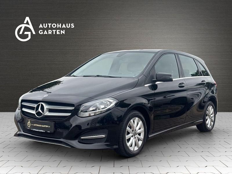 Schwarz Gebraucht 2017 Mercedes B180 Van / Kleinbus | 11.950 € (Fairer Preis) - Bild 1/4