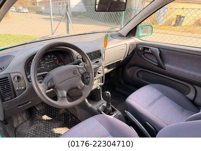 Usata VW Polo Basis 60 CV (44 kW) 1996 Verde