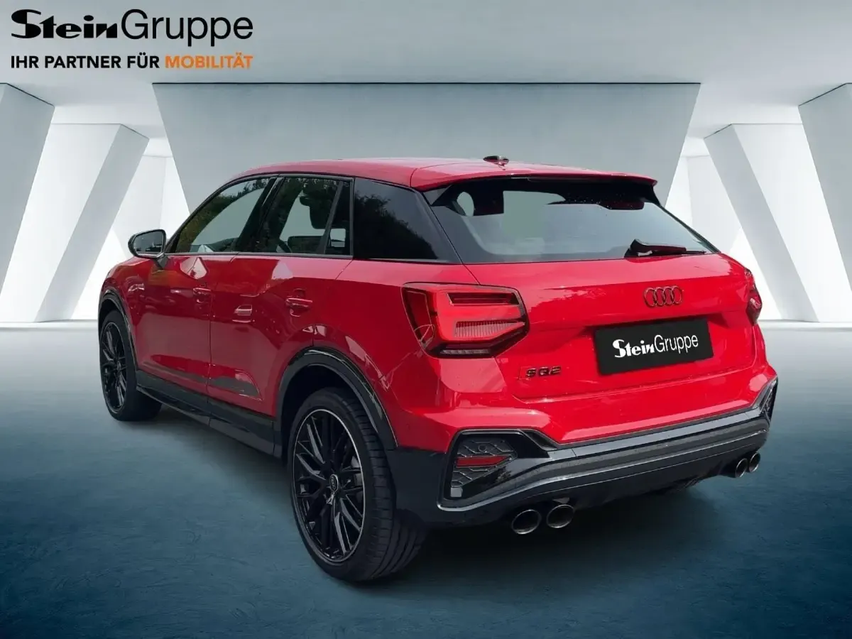 Gebraucht Audi SQ2 Ambiente 300 PS (220 kW) 2022 Rot SUV