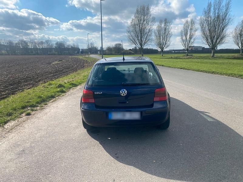 Gebraucht VW Golf IV 75 PS (55 kW) 2001 Blau Kleinwagen