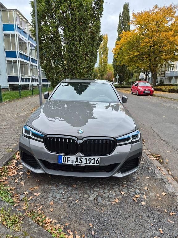 Grau Gebraucht 2021 BMW 540 Performance Limousine | 44.500 € (Fairer Preis) - Bild 1/4