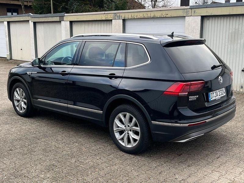 Gebraucht VW Tiguan Allspace 150 PS (110 kW) 2021 Schwarz SUV