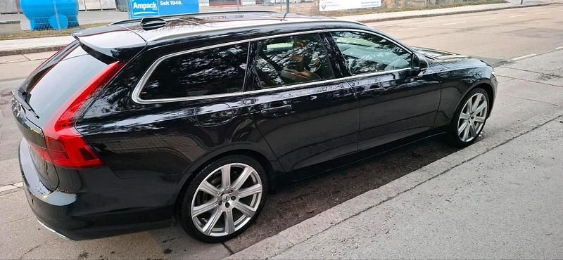 Gebraucht Volvo V90 Momentum 190 PS (139 kW) 2017 Schwarz Kombi