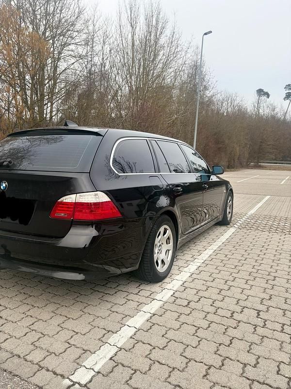 Gebraucht BMW 530 323 PS (237 kW) 2008 Schwarz Kombi