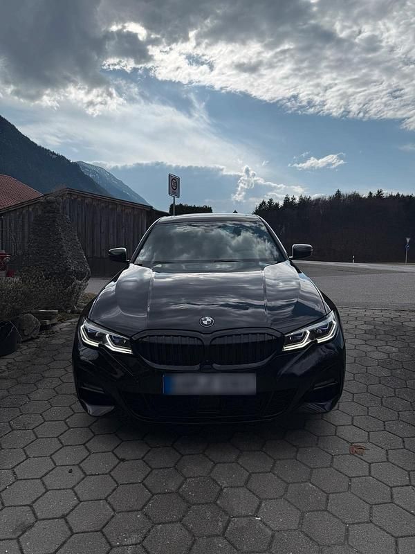 Gebraucht BMW 330e M Sport 292 PS (214 kW) 2019 Schwarz Limousine
