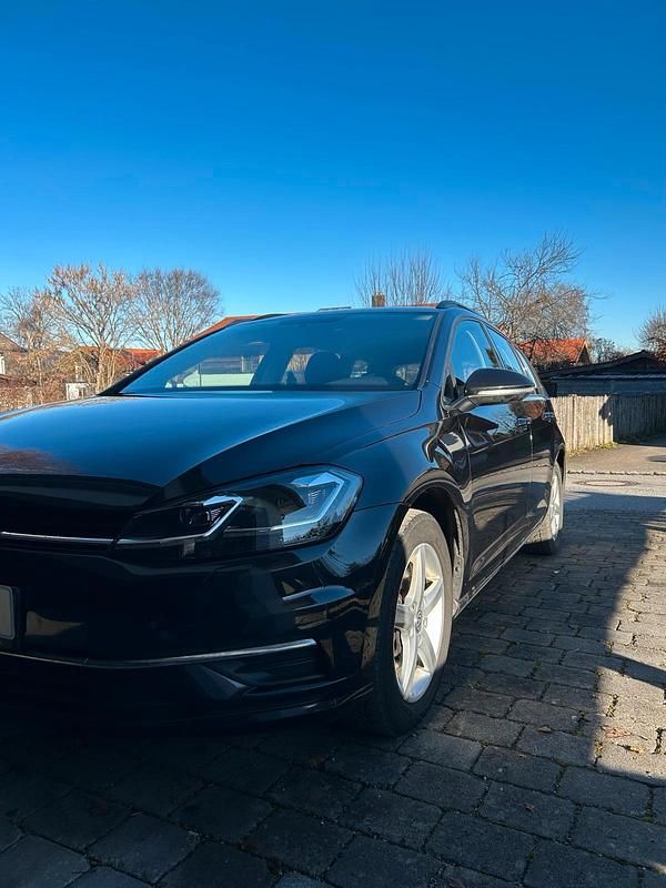 Schwarz Gebraucht 2019 VW Golf VII Kombi | 14.999 € (Guter Preis) - Bild 1/4