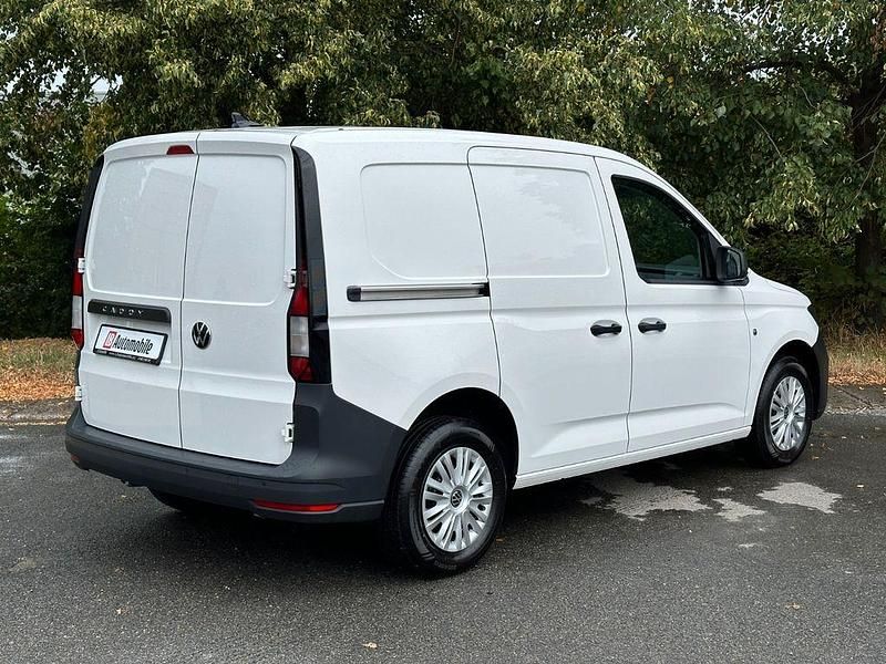 Gebraucht VW Caddy 75 PS (55 kW) 2023 Weiß Van / Kleinbus