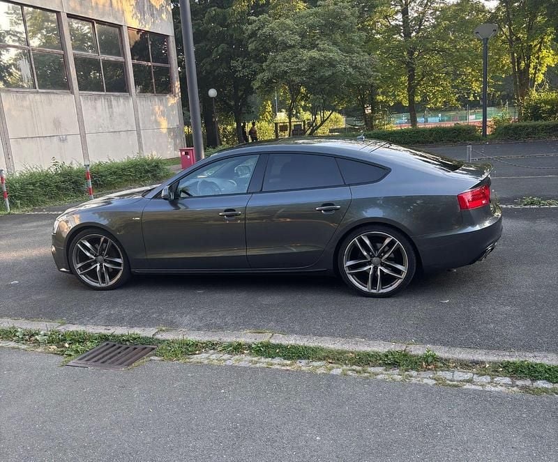 Grau Gebraucht 2016 Audi A5 Sportback Sport Limousine | 19.500 € (Guter Preis) - Bild 1/4