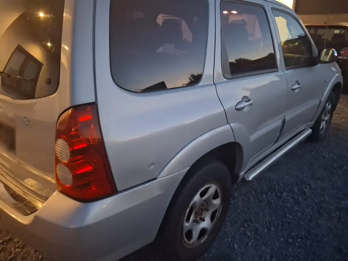 Gebraucht Mazda Tribute 150 PS (110 kW) 2006 Silber SUV