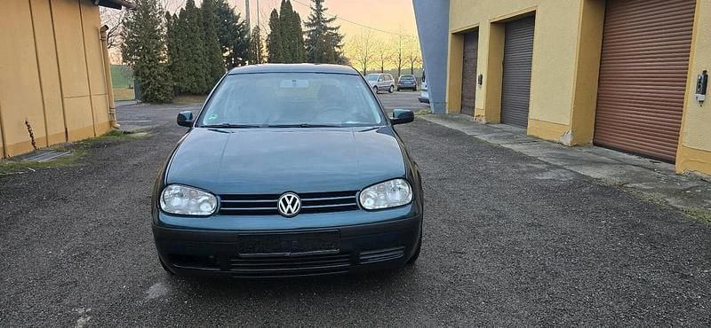 Grün Gebraucht 2003 VW Golf IV Limousine | 790 € (Superpreis) - Bild 1/4