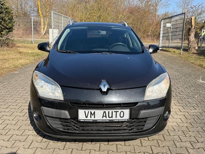 Gebraucht Renault Mégane III Dynamique 106 PS (77 kW) 2010 Schwarz Limousine