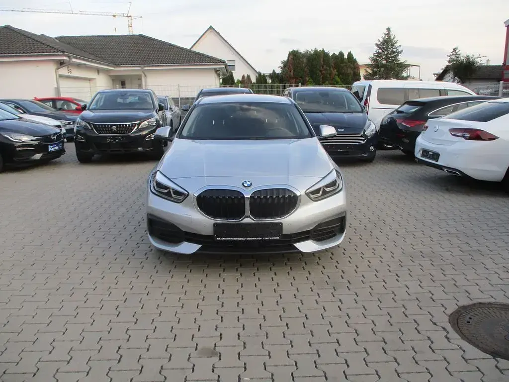 Gebraucht BMW 118 150 PS (110 kW) 2021 Silber Limousine