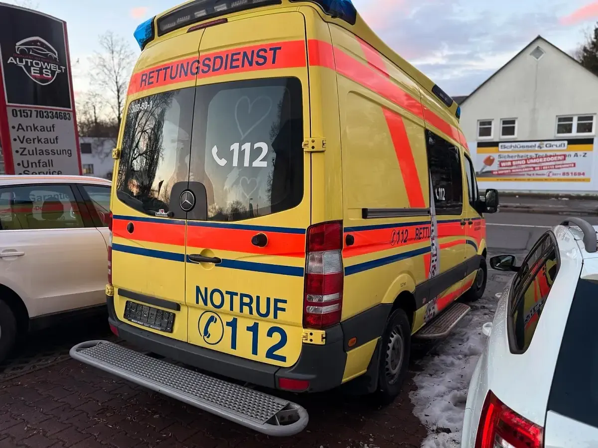 Gebraucht Mercedes Sprinter 163 PS (119 kW) 2016 Gelb Van