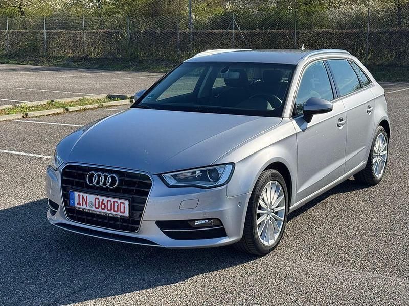 Second-hand Audi A3 Attraction 140 CP (102 kW) 2015 Argintiu Berlinǎ