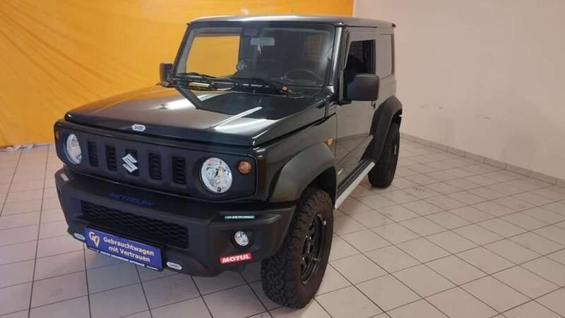 Schwarz Gebraucht 2022 Suzuki Jimny Comfort SUV | 25.960 € (Superpreis) - Bild 1/4
