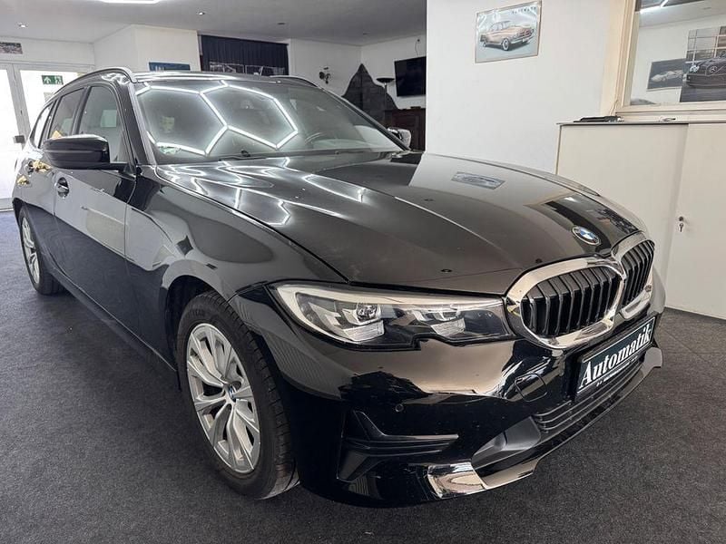 Gebraucht BMW 320 Advantage 190 PS (139 kW) 2021 Schwarz Kombi