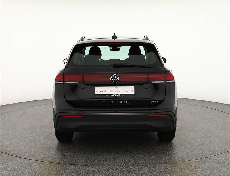 Gebraucht VW Tiguan 131 PS (96 kW) 2025 Schwarz SUV