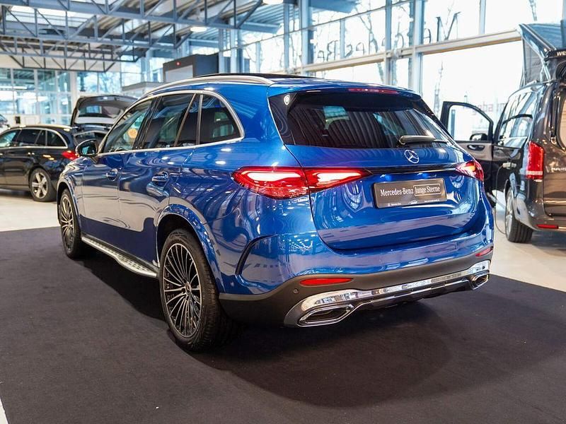 Gebraucht Mercedes GLC220 AMG line 197 PS (144 kW) 2023 Blau SUV