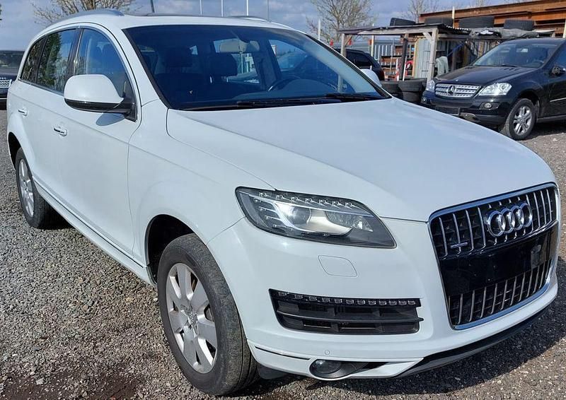 Weiß Gebraucht 2015 Audi Q7 SUV | 19.100 € (Guter Preis) - Bild 1/4