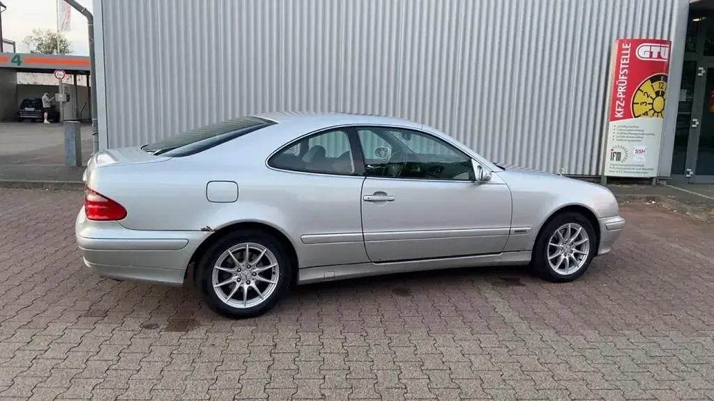 Gebraucht Mercedes CLK320 Elegance 218 PS (160 kW) 2000 Silber Coupé