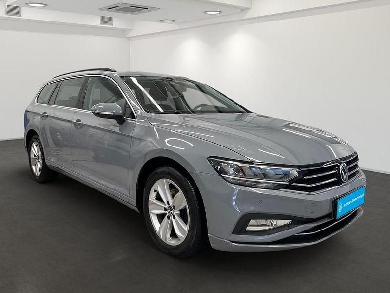 Gebraucht VW Passat Business 200 PS (147 kW) 2022 Grau Kombi
