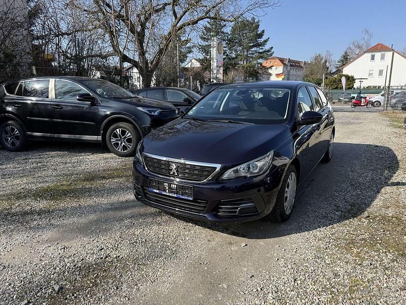 Gebraucht Peugeot 308 Active 131 PS (96 kW) 2019 Farbe encreblau Kombi