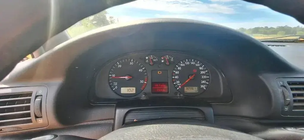 Gebraucht VW Passat 110 PS (80 kW) 2000 Silber Kombi