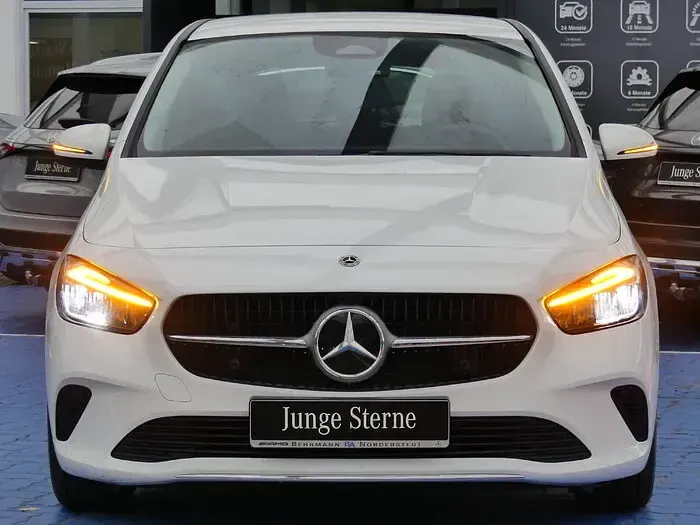 Gebraucht Mercedes B180 Progressive 136 PS (100 kW) 2024 Unilack polarweiß Kleinwagen