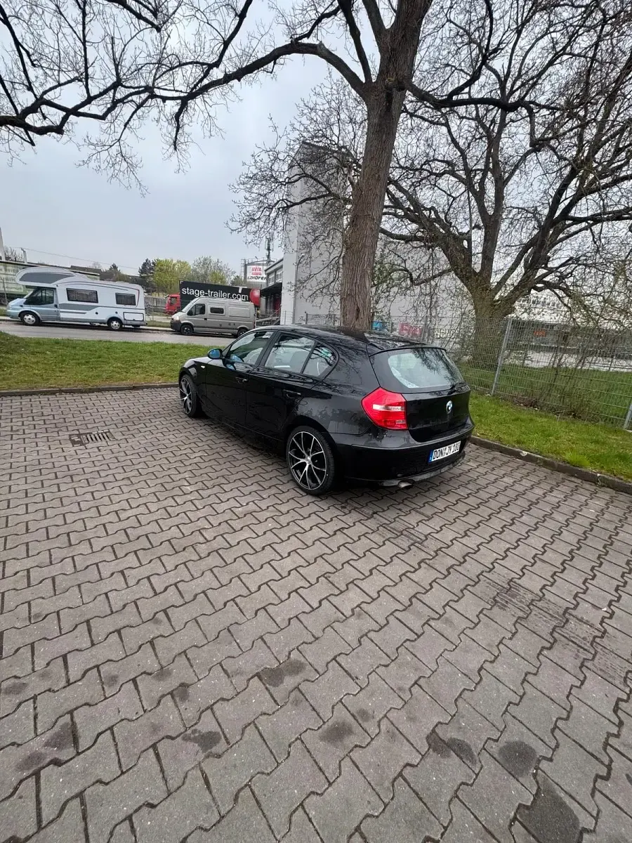 Brugt BMW 118 143 HK (105 kW) 2008 Sort Hatchback