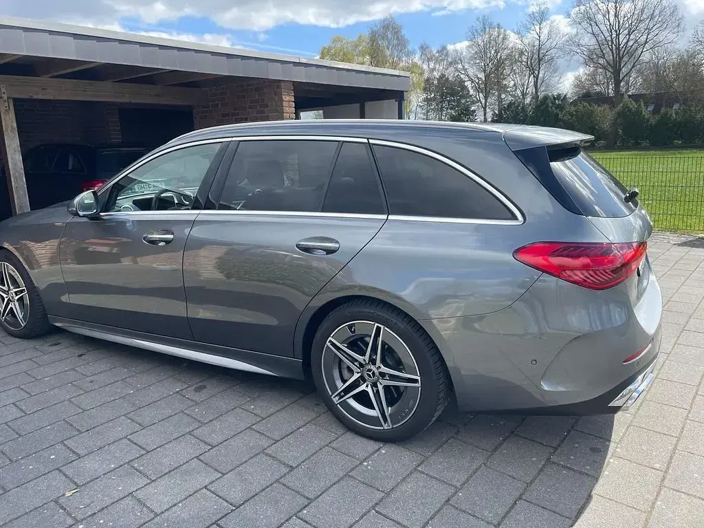 Gebraucht Mercedes C220 AMG 200 PS (147 kW) 2024 Grau Limousine