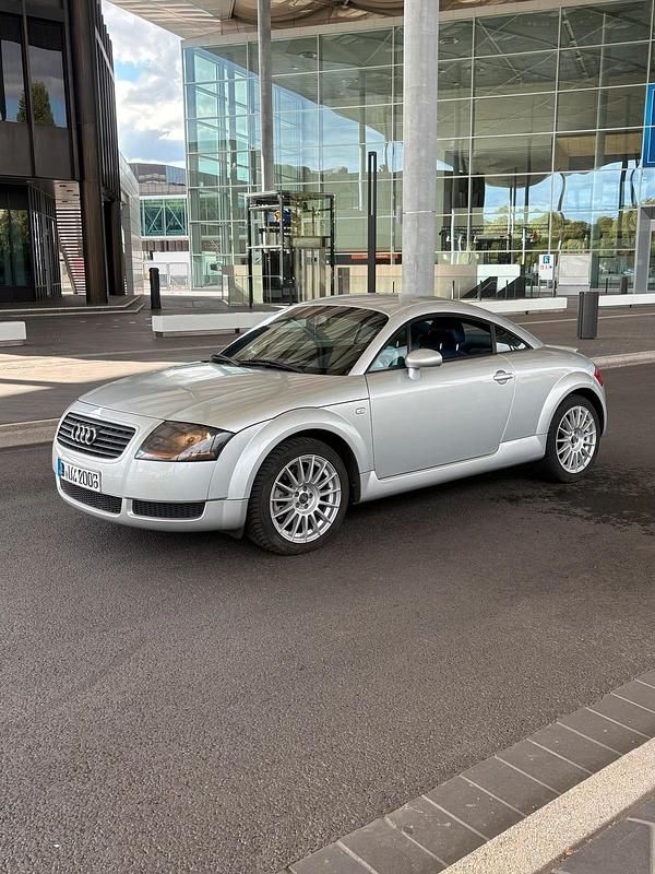 Silber Gebraucht 2000 Audi TT Coupé | 6.700 € (Fairer Preis) - Bild 1/4