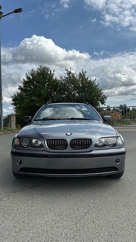 Gebraucht BMW 318 143 PS (105 kW) 2005 Grau Kombi